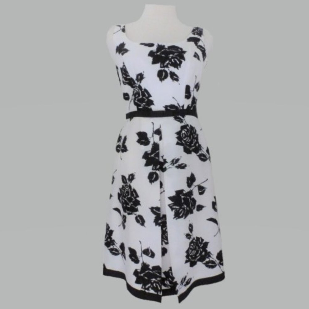 Ann Taylor 4P Ivory and Black Sleeveless Shift Dress